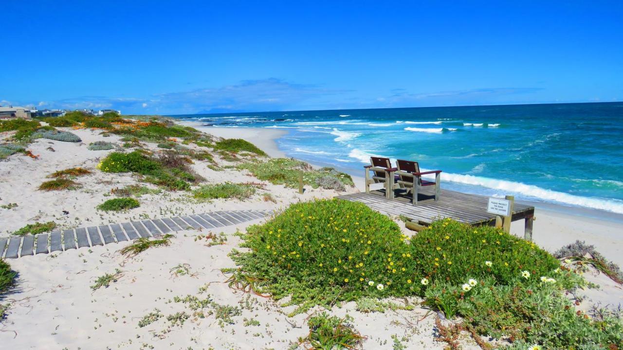 On The Beach Apartments Yzerfontein Extérieur photo