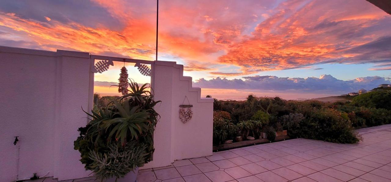 On The Beach Apartments Yzerfontein Extérieur photo