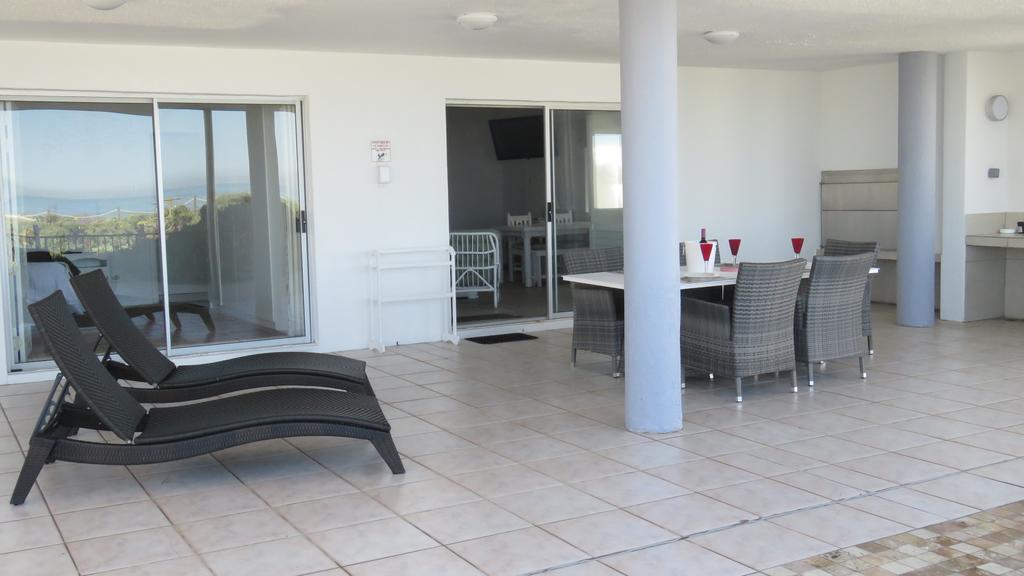 On The Beach Apartments Yzerfontein Extérieur photo