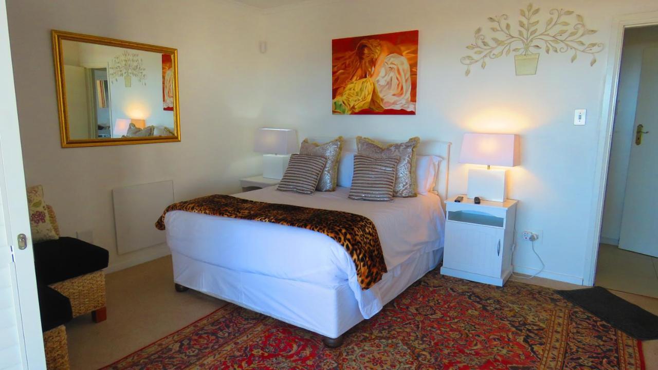 On The Beach Apartments Yzerfontein Extérieur photo